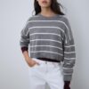 Camisola curta de malha às riscas