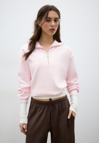 Camisola de gola alta com fecho