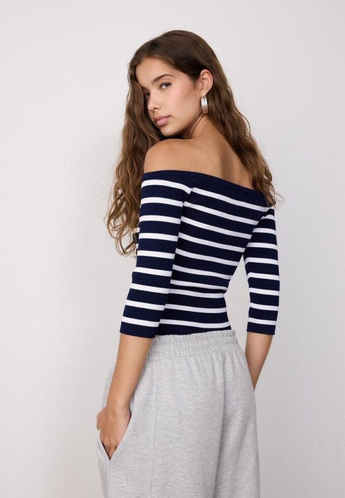Camisola de malha justa às riscas Camisola de malha justa às riscas
