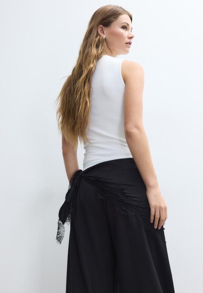 Camisola sem mangas básica