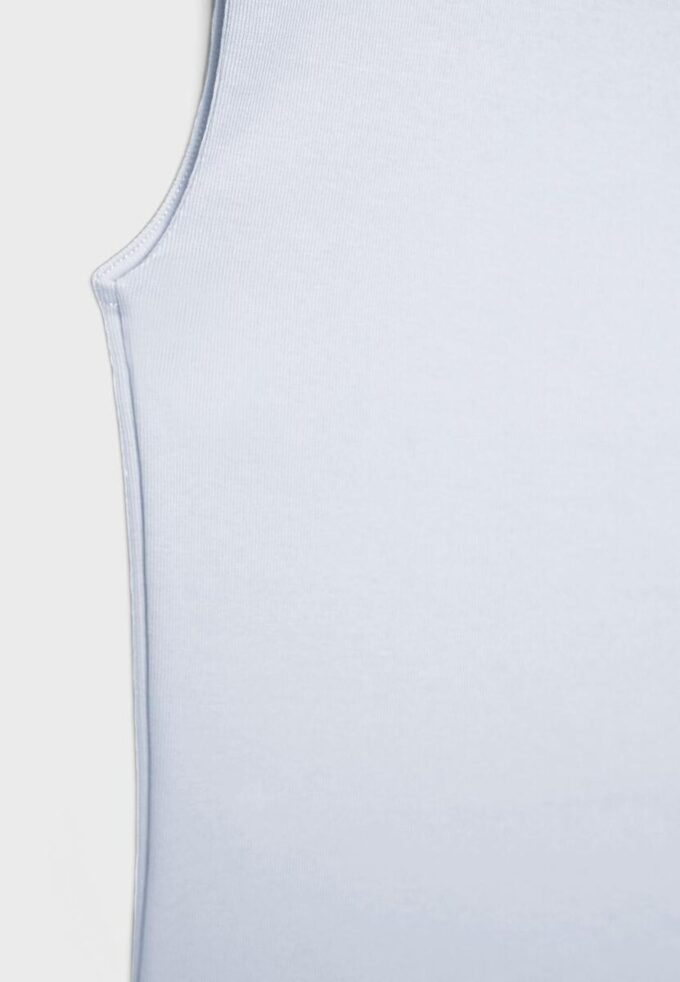 Camisola sem mangas básica