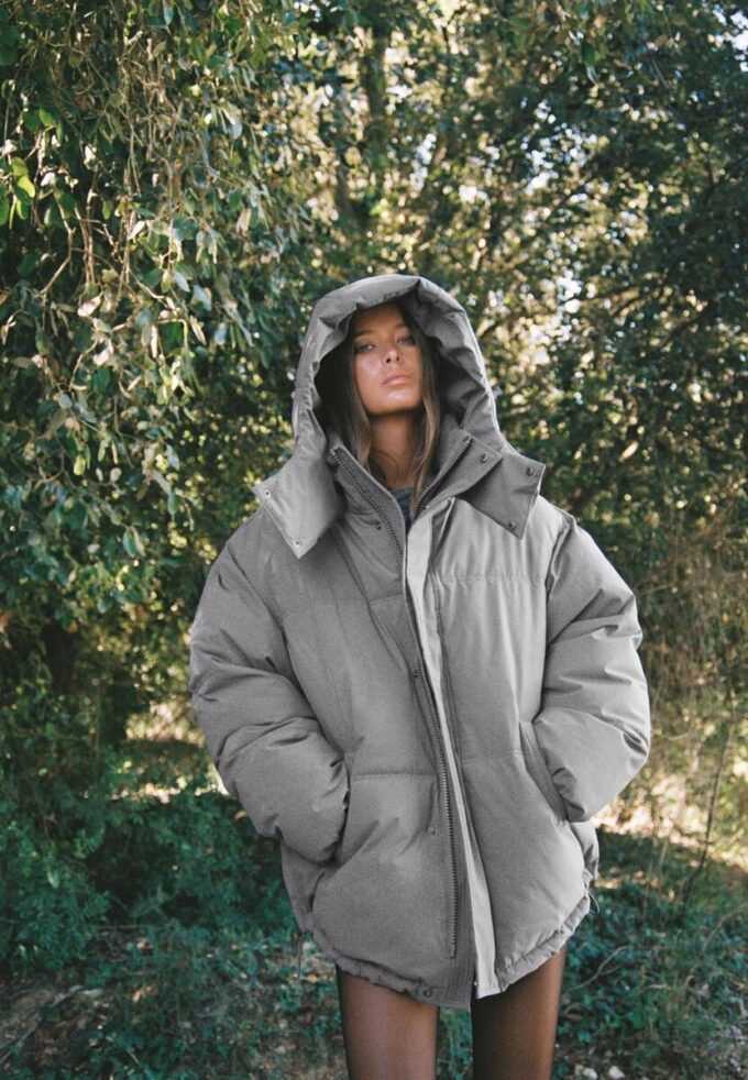 Casaco acolchoado oversize com capuz