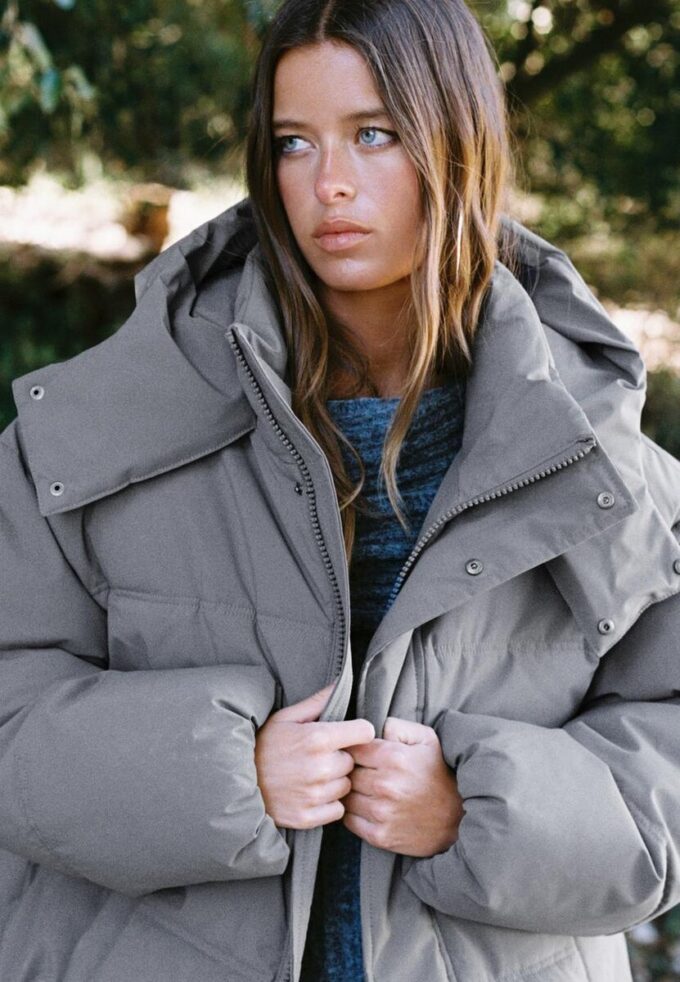 Casaco acolchoado oversize com capuz