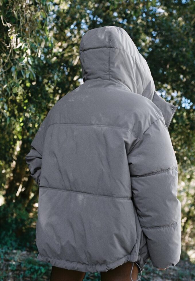Casaco acolchoado oversize com capuz