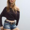 Cinto com fivela grossa