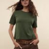 Cinto com tachas douradas