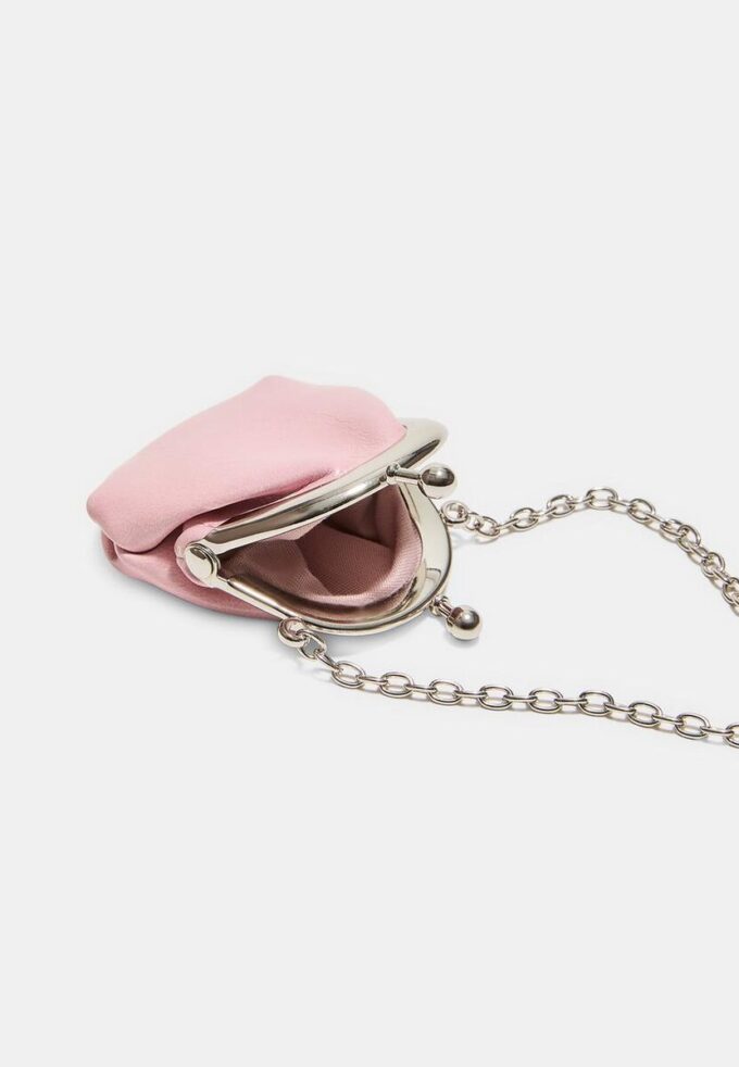 Colar com mini bolsa