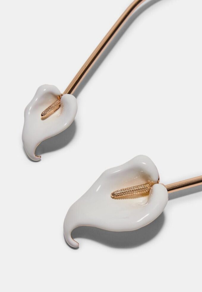 Colar Gargantilha com Flor de Calla