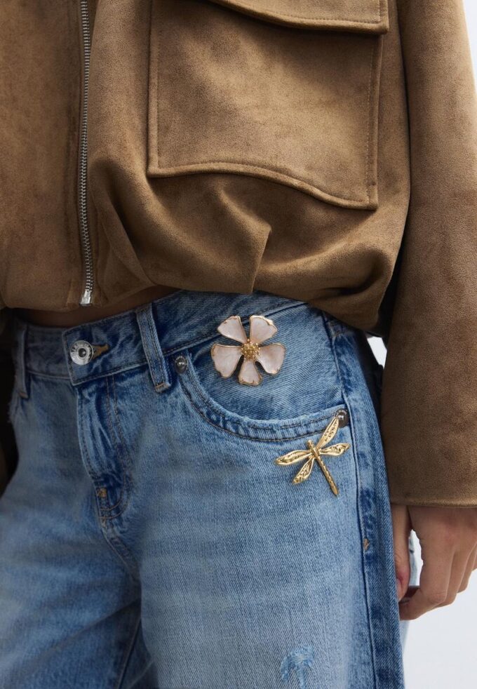 Conjunto de 2 broches de libélula e flor