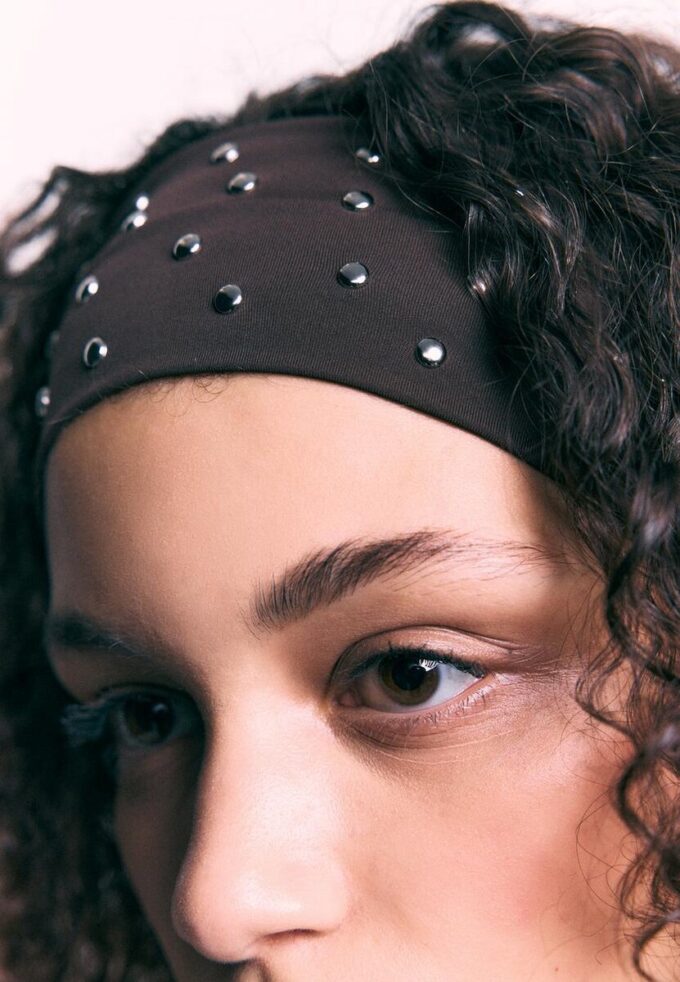 Conjunto de 2 fitas para o cabelo em pele com tachas