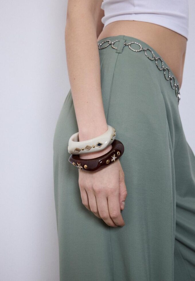 Conjunto de 2 pulseiras com estrelas e brilhantes