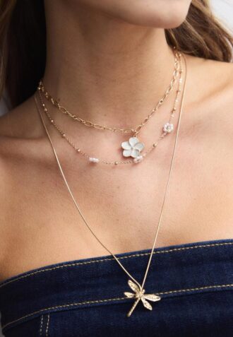 Conjunto de 3 colares com flores e libélulas