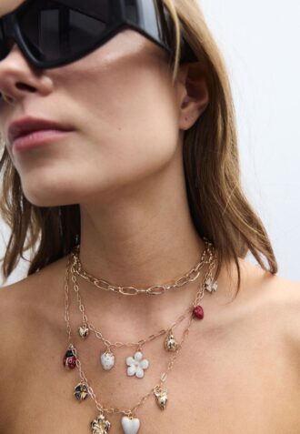 Conjunto de 3 colares com vários pingentes