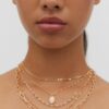 Conjunto de 5 colares com pingentes de pedras cor-de-rosa