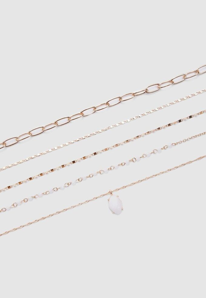 Conjunto de 5 colares com pingentes de pedras cor-de-rosa