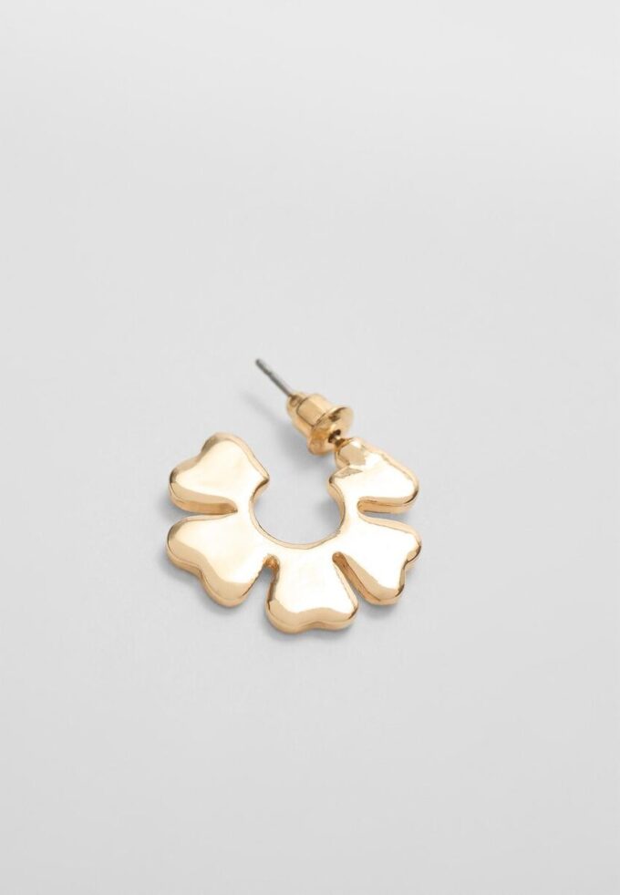 Conjunto de 9 brincos de flores