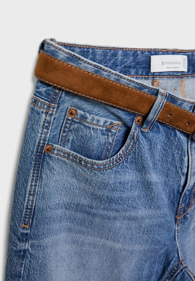 D68 Calças de ganga boot-cut com cinto D68 Calças de ganga boot-cut com cinto