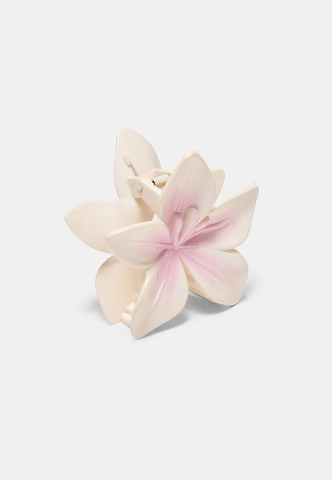 Ganchos de cabelo com flores