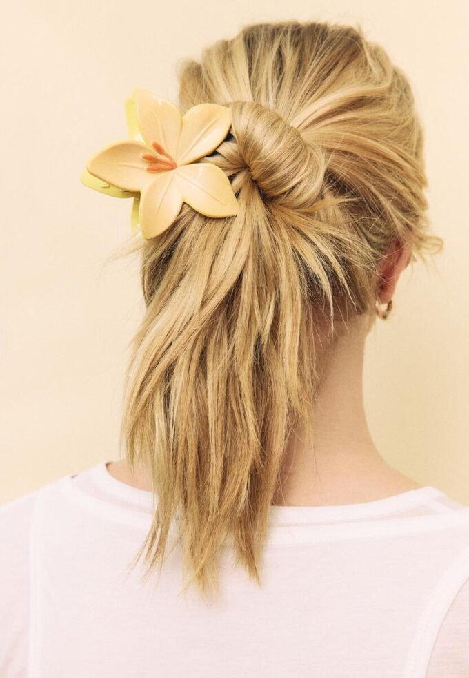 Ganchos de cabelo com flores
