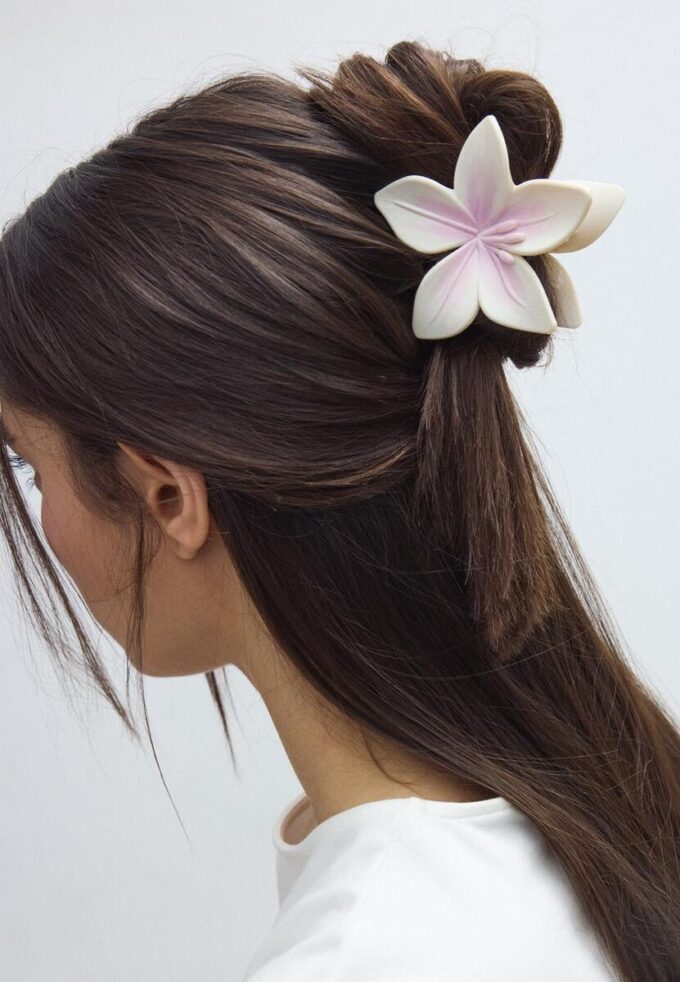 Ganchos de cabelo com flores
