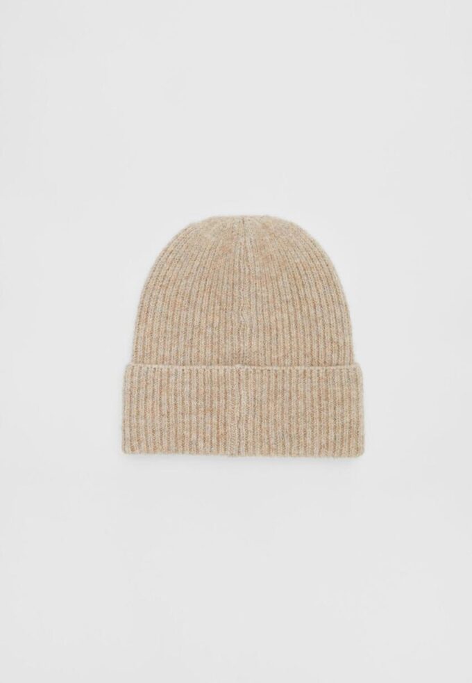 Gorro canelado com placa