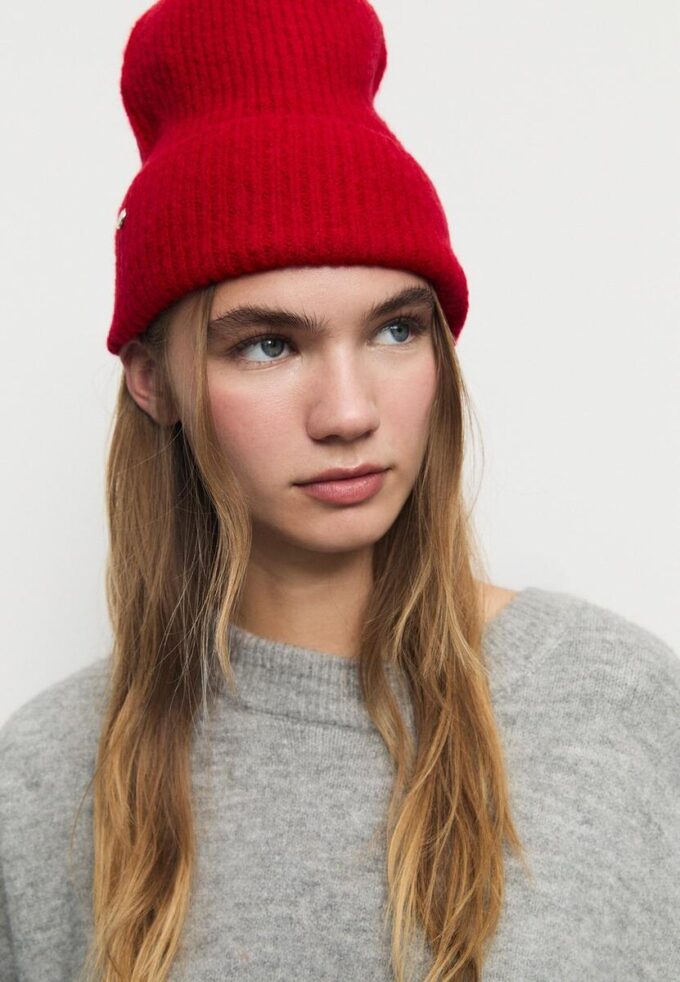 Gorro canelado com placa