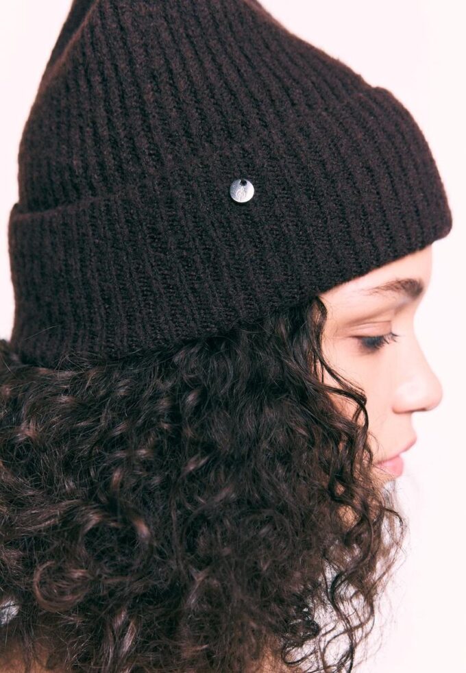 Gorro canelado com placa