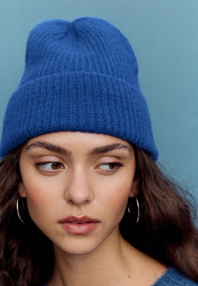 Gorro canelado com placa