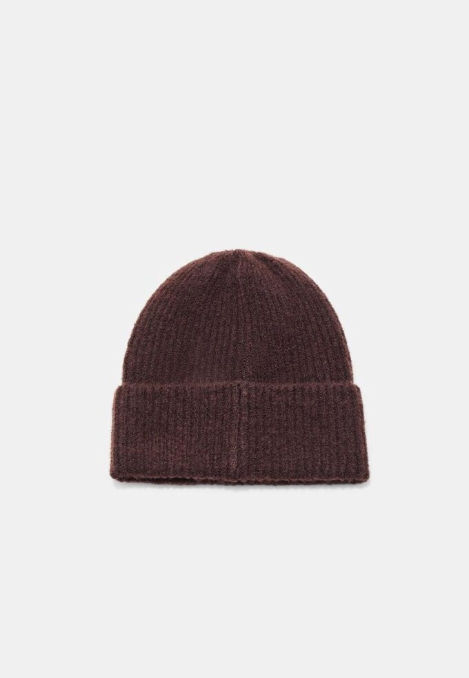 Gorro canelado com placa