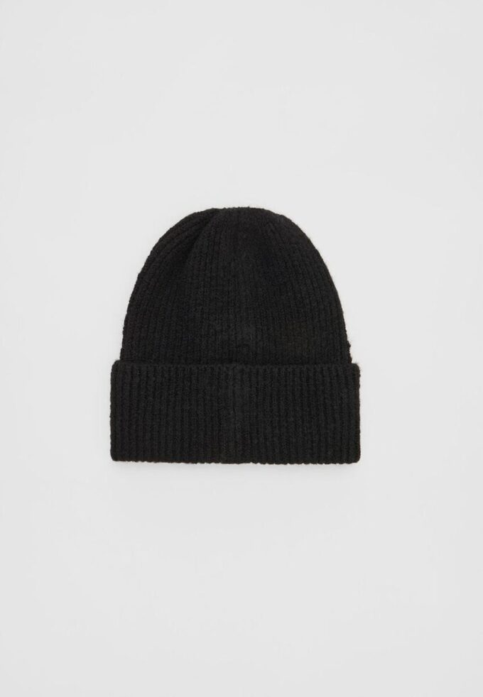 Gorro canelado com placa