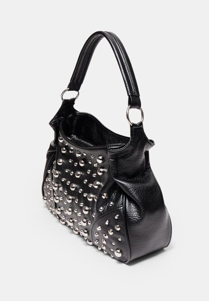 Mala com tachas