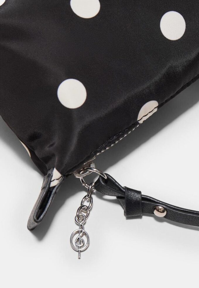 Mini bolsa de higiene