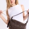 Mini-bolsa de ombro em croché Mini-bolsa de ombro em croché