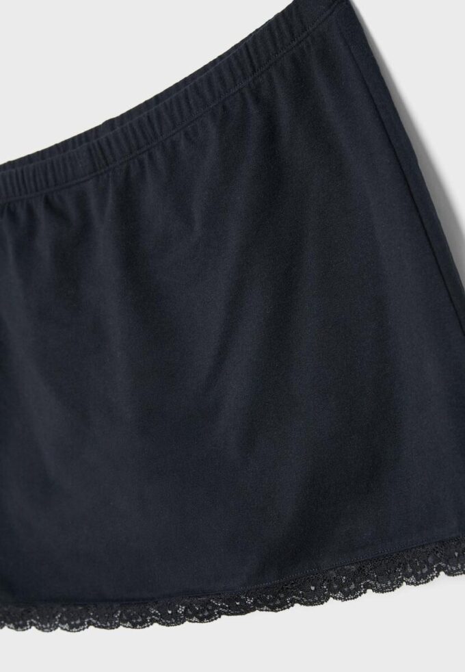 Mini-Skort com acabamento em renda