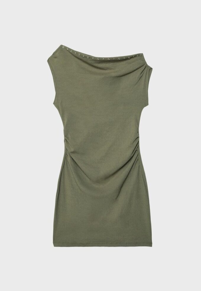 Mini-vestido assimétrico com tachas