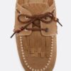 Mocassins de pele sem calcanhar com pingentes