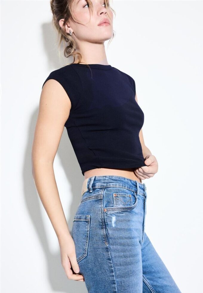 Mom Jeans D10 Slim Fit Mom Jeans D10 Slim Fit