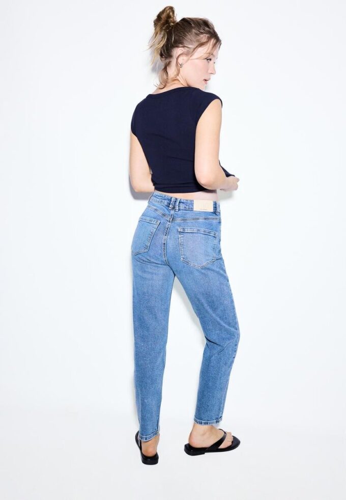 Mom Jeans D10 Slim Fit Mom Jeans D10 Slim Fit
