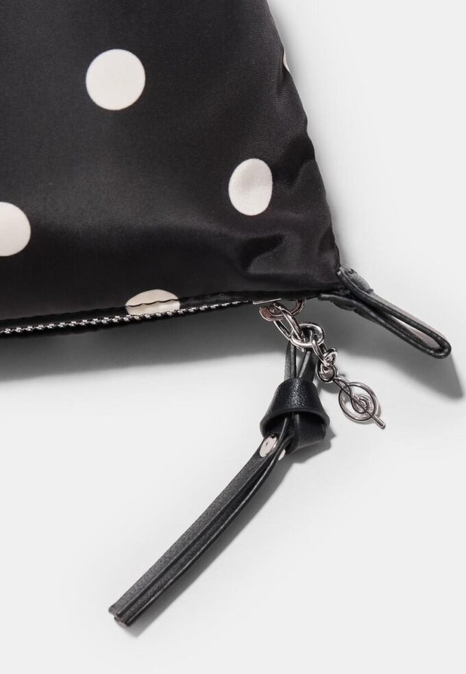 Necessaire com bolinhas