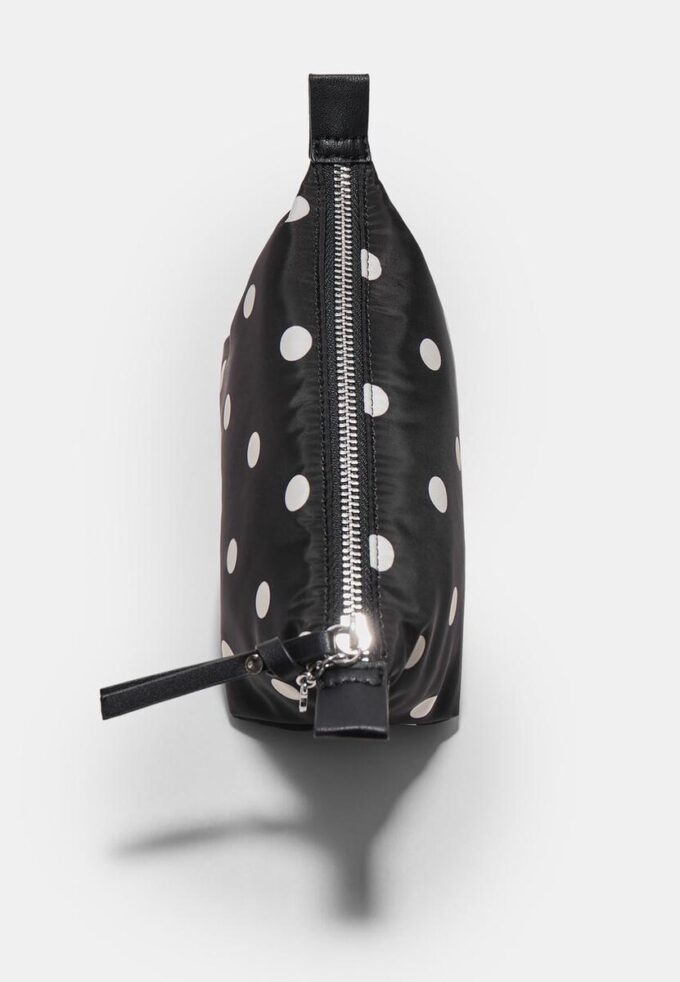 Necessaire com bolinhas