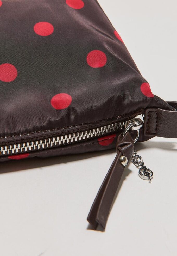 Necessaire com bolinhas