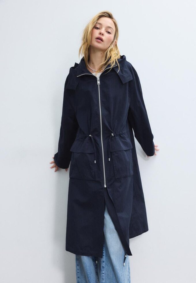 Parka longa e esvoaçante Parka longa e esvoaçante