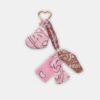Porta-chaves com pendente em forma de coração e bandana
