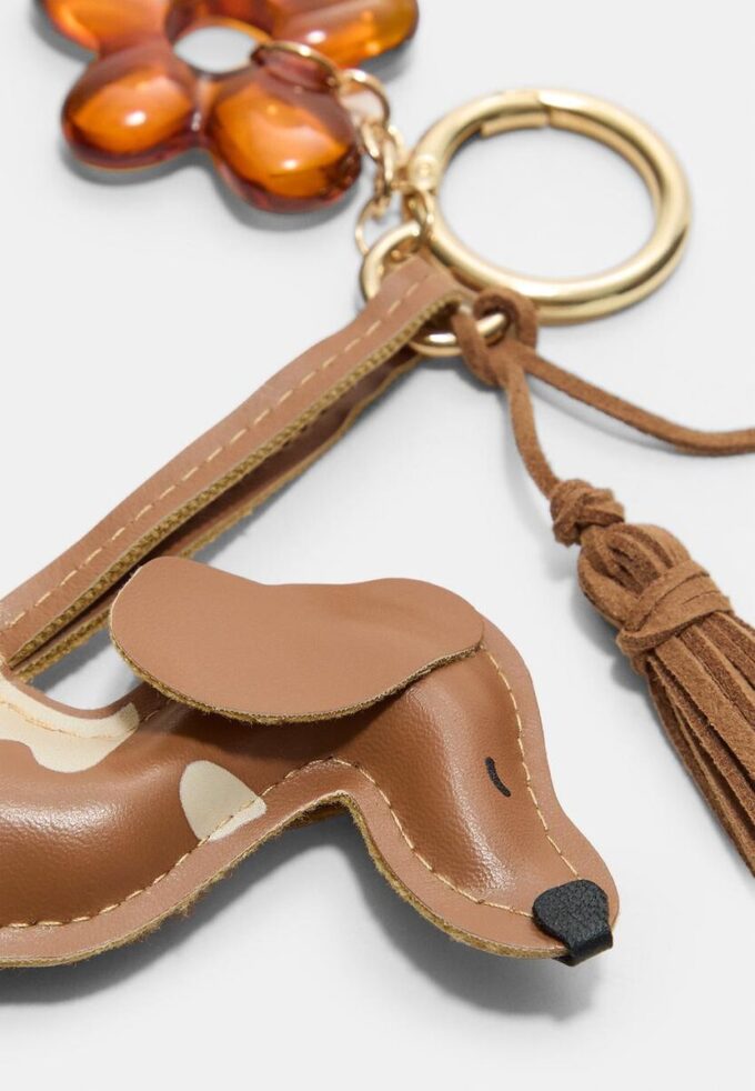 Porta-chaves com pingente de cão e flor