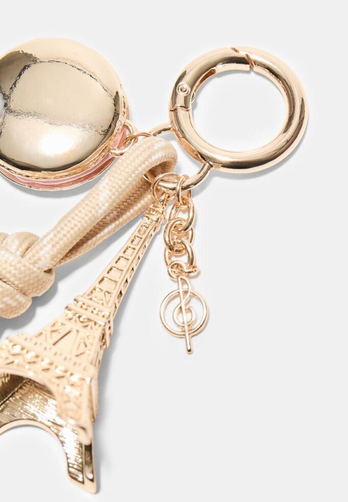 Porta-chaves com pingente Torre Eiffel e Macarons