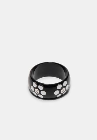 Pulseira com botões em forma de flor