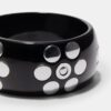 Pulseira com botões em forma de flor