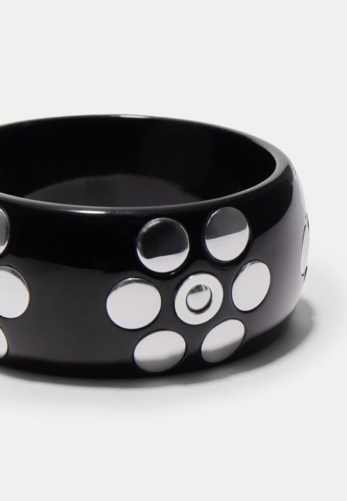 Pulseira com botões em forma de flor