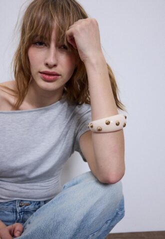 Pulseira com tachas