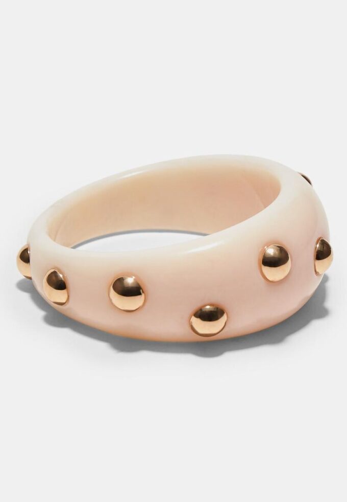 Pulseira com tachas